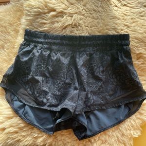 Hotty hot shorts in nouveau Mach